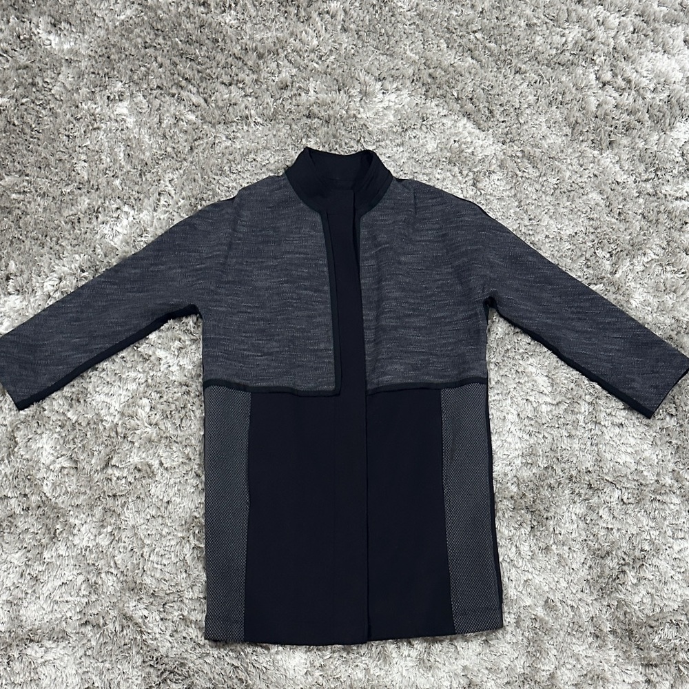 Like NEW, Lululemon Jacket, Women's Gray and Black Jacket, no flaws, barely worn